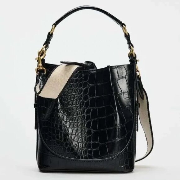 Zara Handbags - Zara Bucket Bag